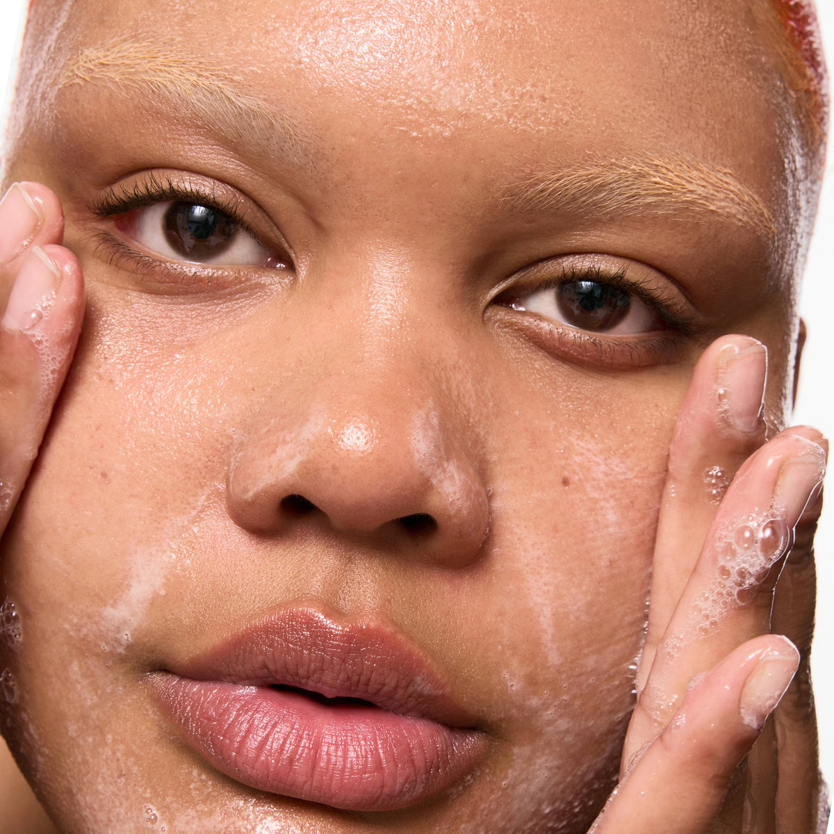 salicylic-acid-cleanser-150ml-w1 Omega50_Model_2000x2000-1_ce0a3018-d6f0-4ed9-a17d-0096b80b29f6.jpg