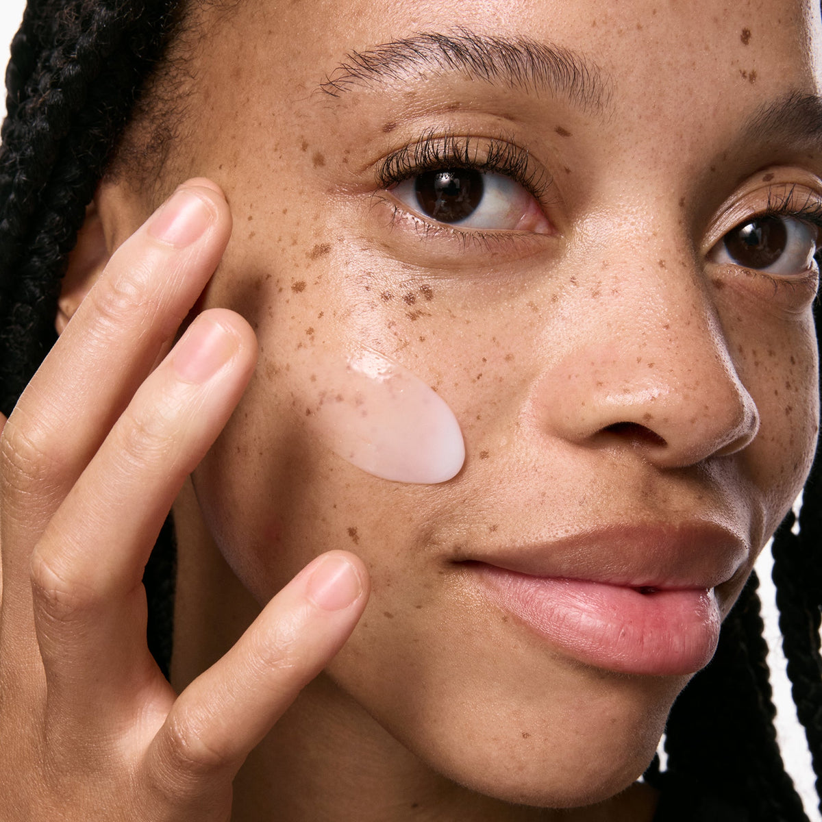 vitamin-b-c-and-e-moisturizer-j8 VitBC_E_ModelGoopMacro_2000x2000_bc64d363-139d-4699-88a9-2e0b1942763a.jpg